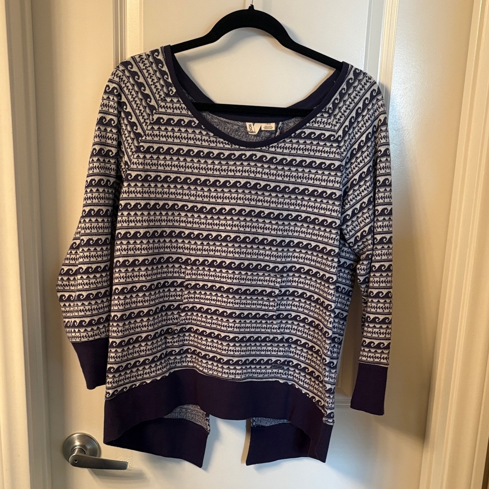 Roxy Navy and White Wave Patterned long sleeve shirt